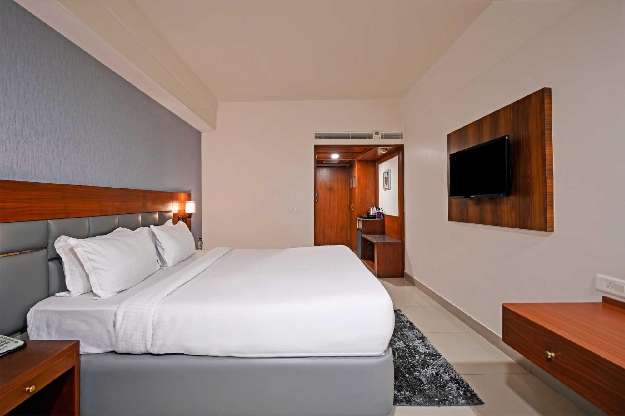 Hotel Palette Madhapur à Haïdarabad Extérieur photo