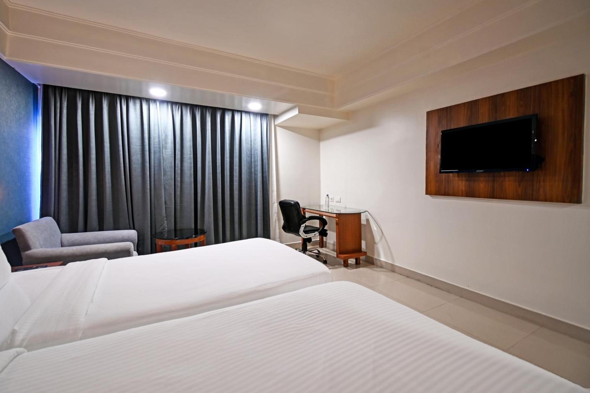 Hotel Palette Madhapur à Haïdarabad Extérieur photo